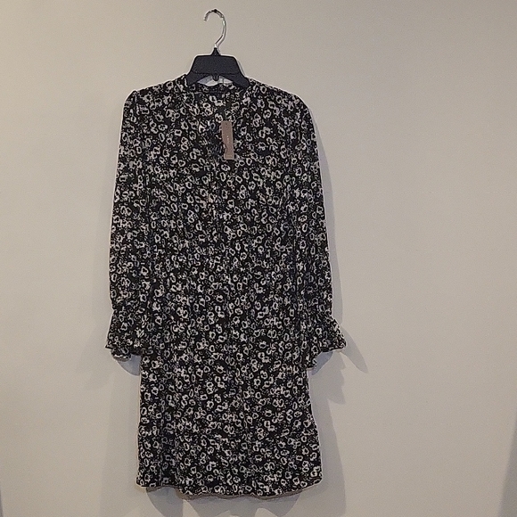 J. Crew Dresses & Skirts - J.crew Mercantile Floral Black and White Dress Size S